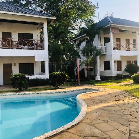 Miwa Holiday Resort Diani Beach Eksteriør bilde