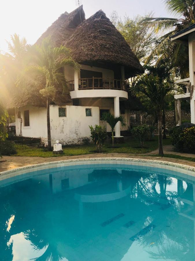 Miwa Holiday Resort Diani Beach Eksteriør bilde