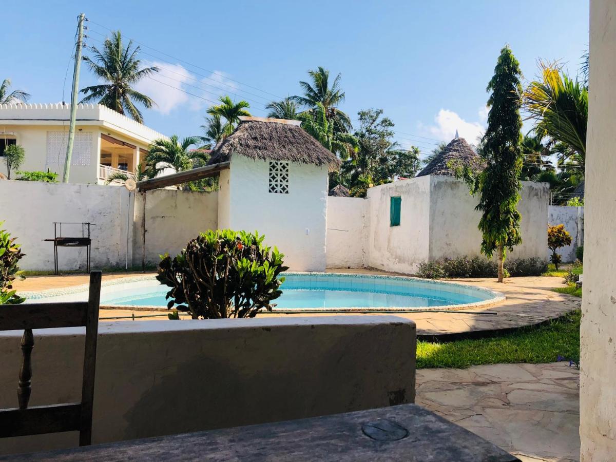 Miwa Holiday Resort Diani Beach Eksteriør bilde