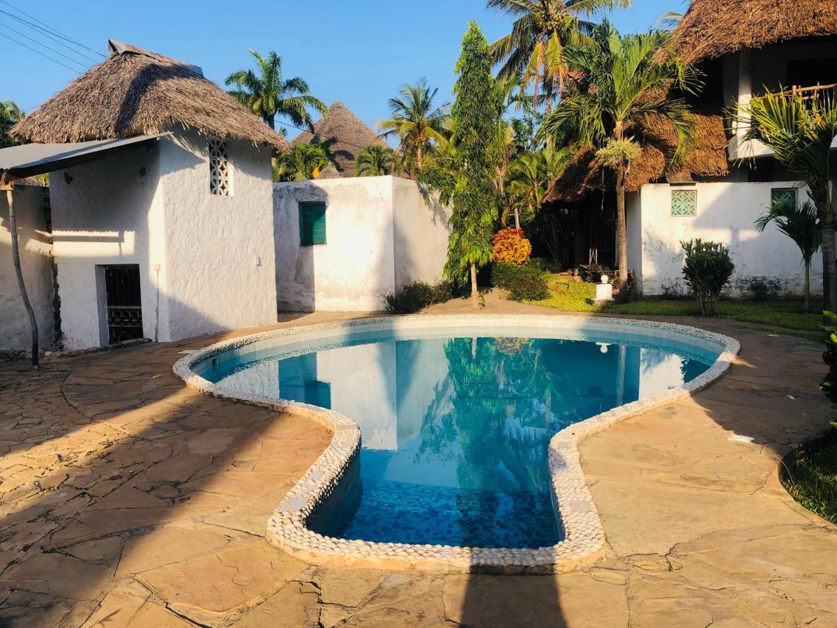 Miwa Holiday Resort Diani Beach Eksteriør bilde