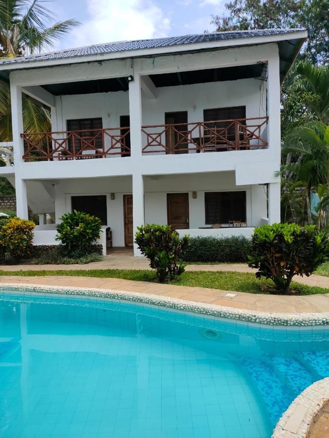 Miwa Holiday Resort Diani Beach Eksteriør bilde